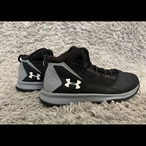 Under Armour basketball tennis shoes